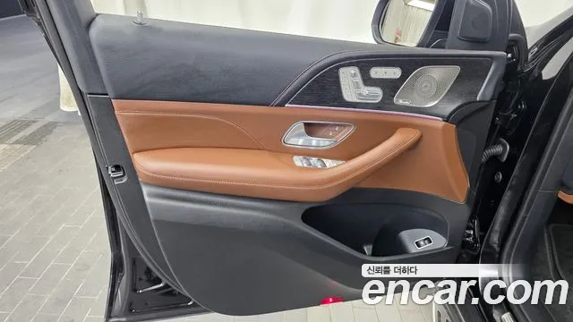 Mercedes-Benz GLE-Class — Фото автомобиля 22