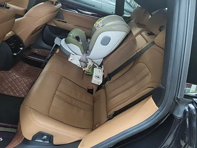 BMW 6 Series Gran Turismo — Фото автомобиля 16