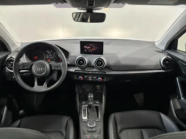 Audi Q2L — Фото автомобиля 10
