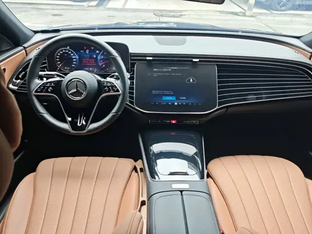 Mercedes-Benz E-Class — Фото автомобиля 9