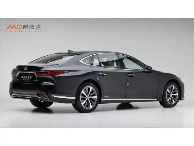 Lexus LS — Фото автомобиля 3