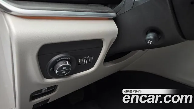 Jeep Cherokee Grand Cherokee(WL) 3.6 Overland — Фото автомобиля 17