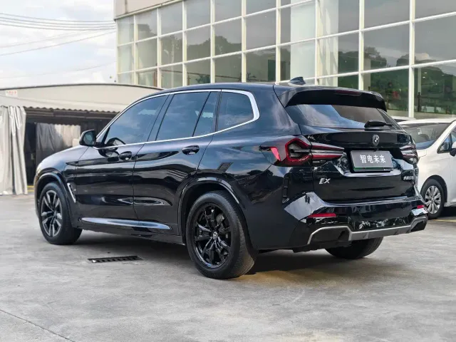 BMW iX3 — Фото автомобиля 4
