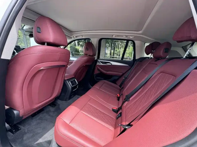 BMW iX3 — Фото автомобиля 4
