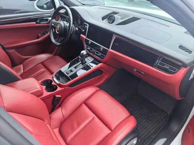Porsche Macan — Фото автомобиля 9