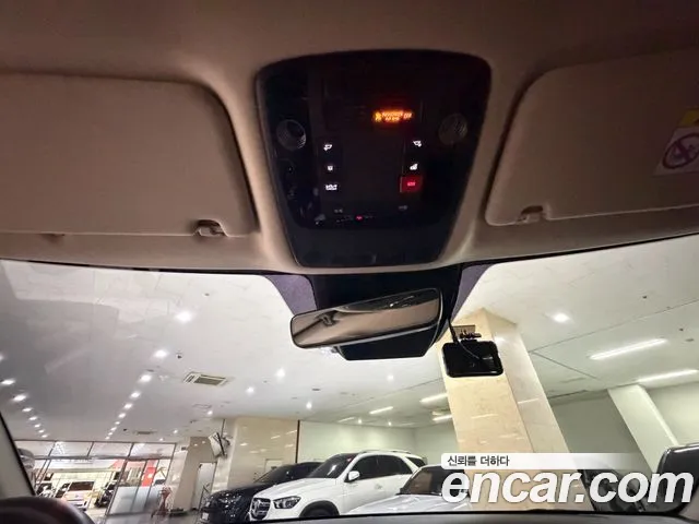 Kia Canival — Фото автомобиля 16