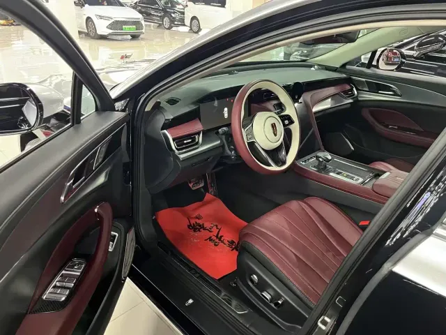 Hongqi H5 — Фото автомобиля 4