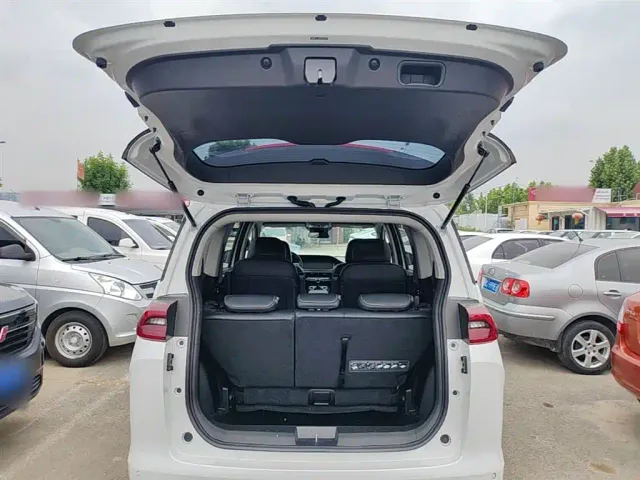 GAC Trumpchi M6 — Фото автомобиля 18