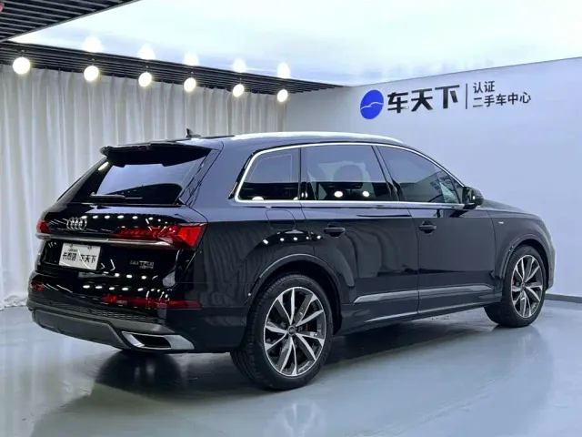 Audi Q7 — Фото автомобиля 5