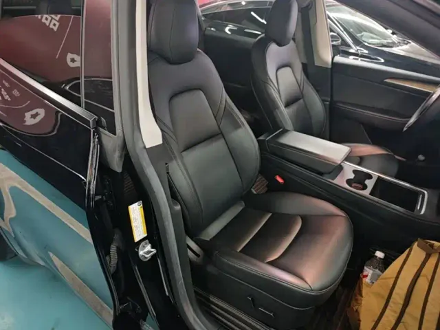 Tesla Model Y — Фото автомобиля 24