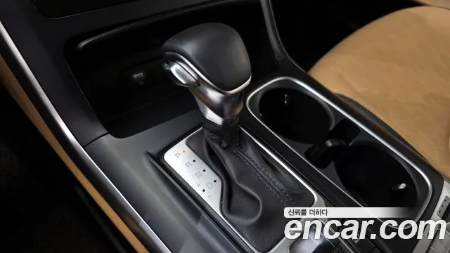 Kia Canival — Фото автомобиля 9