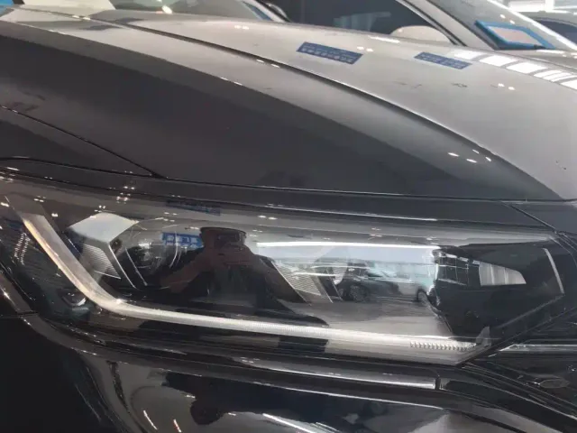 Volkswagen Passat — Фото автомобиля 16