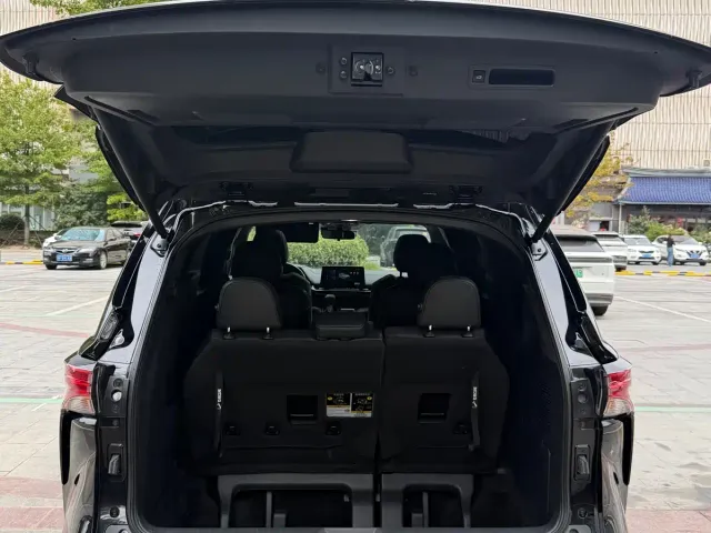 Toyota Granvia — Фото автомобиля 10