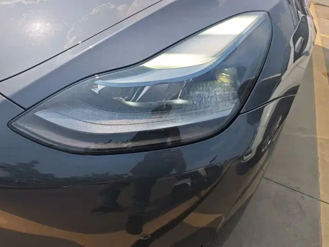 Tesla Model Y — Фото автомобиля 23