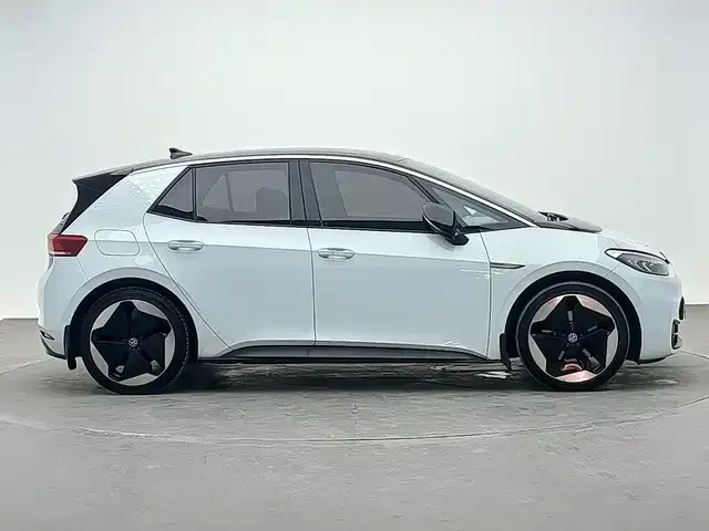 Volkswagen ID.3 — Фото автомобиля 4