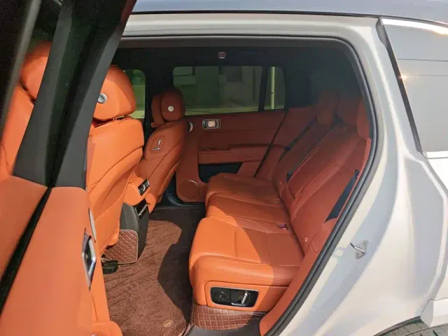Li Auto L7 — Фото автомобиля 8