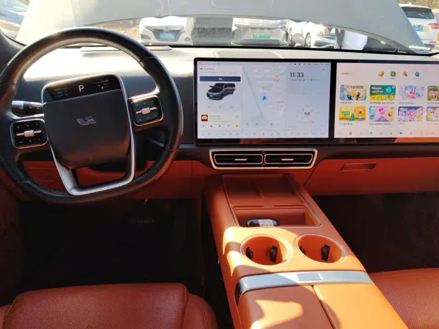 Li Auto L8 — Фото автомобиля 12
