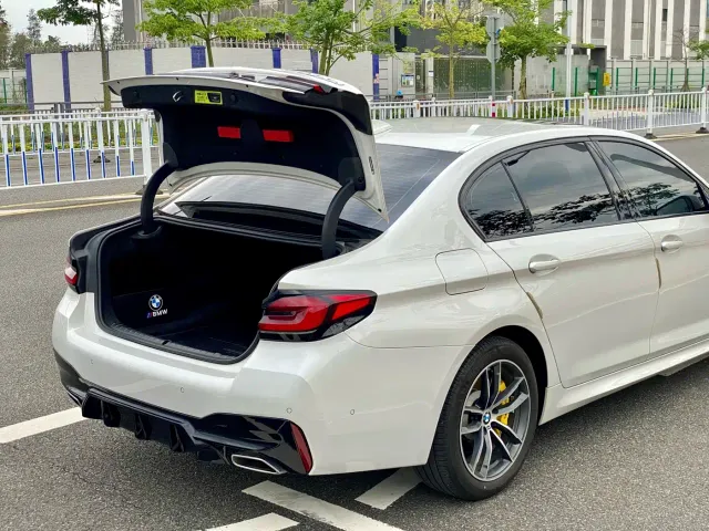 BMW 5 Series — Фото автомобиля 15
