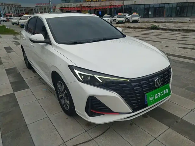 Changan Eado — Фото автомобиля 3