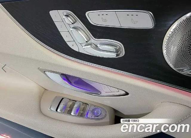 Mercedes-Benz E-Class — Фото автомобиля 12