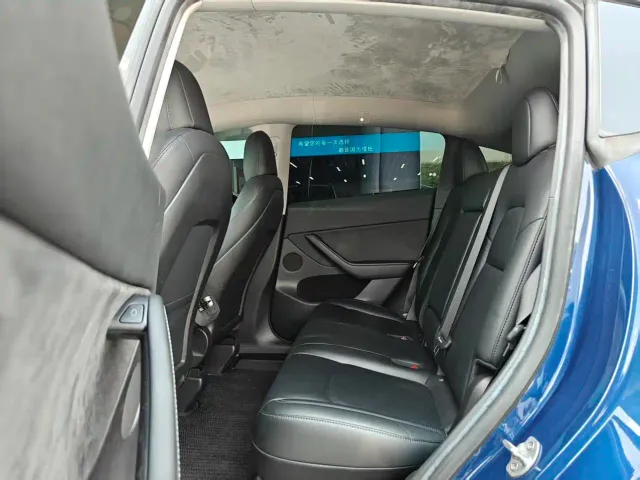 Tesla Model Y — Фото автомобиля 8