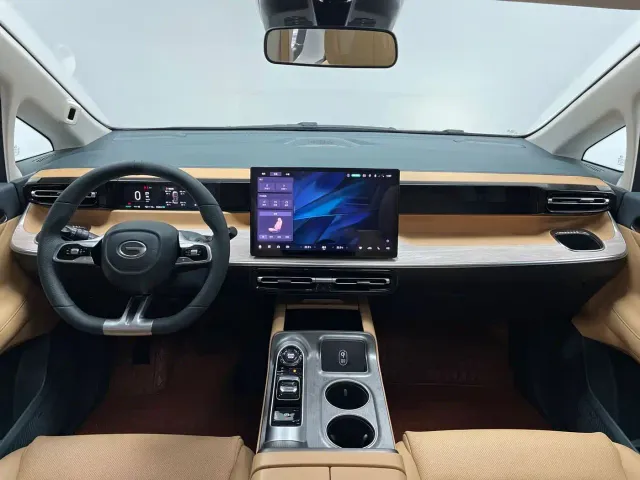 GAC Trumpchi E8 — Фото автомобиля 12