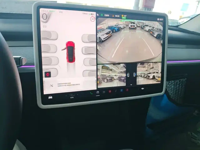 Tesla Model Y — Фото автомобиля 12