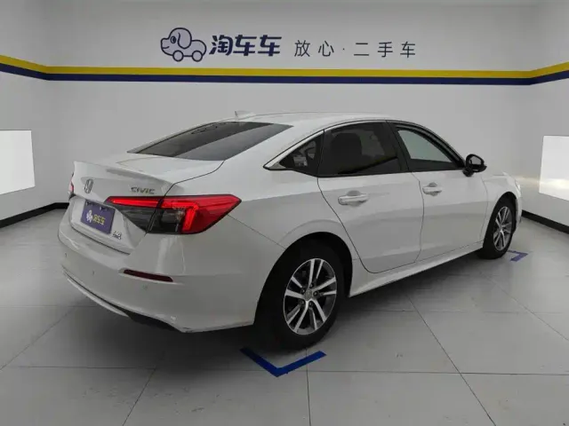 Honda Civic — Фото автомобиля 3