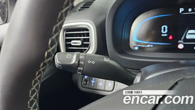 Hyundai Venue — Фото автомобиля 28