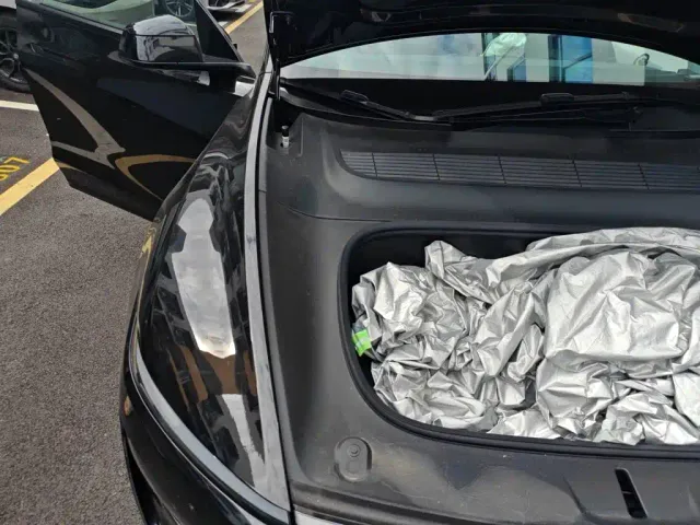 Tesla Model Y — Фото автомобиля 21