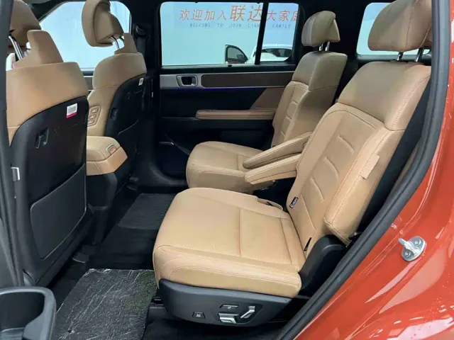 Hyundai Santa Fe — Фото автомобиля 20