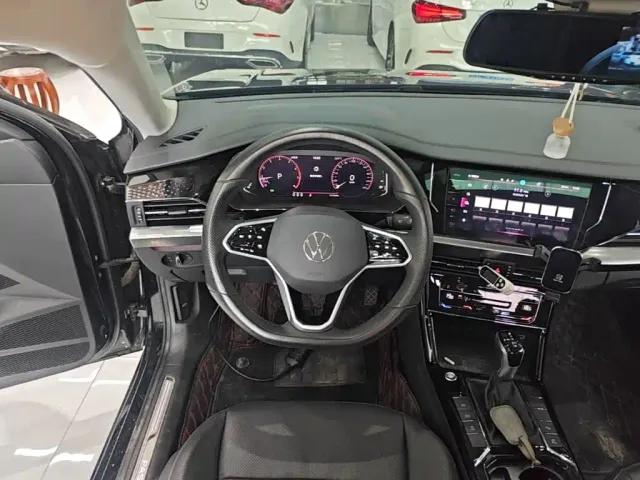Volkswagen Passat — Фото автомобиля 10