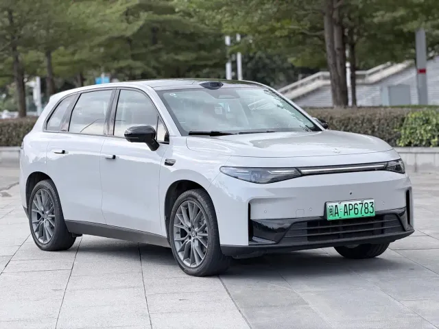 Leapmotor C10 — Фото автомобиля 3