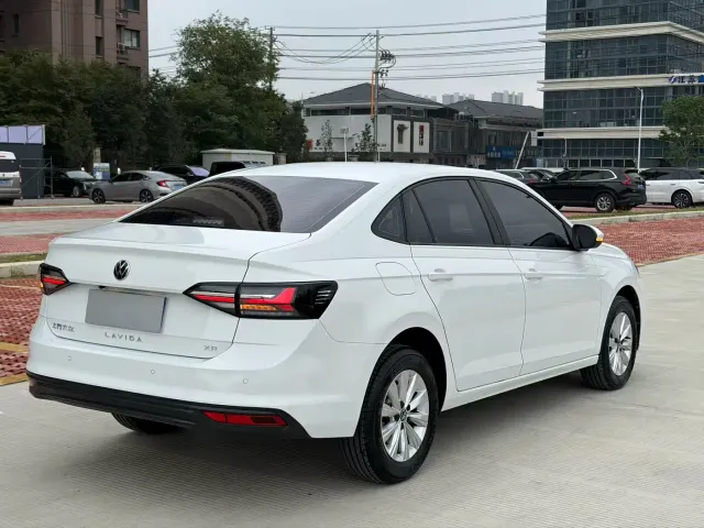 Volkswagen Lavida — Фото автомобиля 7