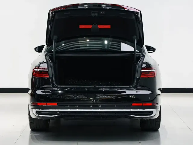 Audi A8 — Фото автомобиля 13