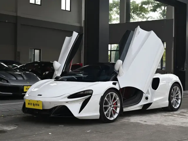 Фотография автомобиля — McLaren Artura