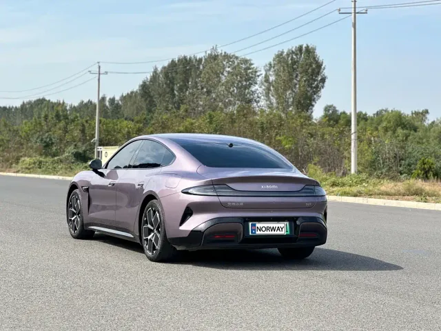 Xiaomi SU7 — Фото автомобиля 23