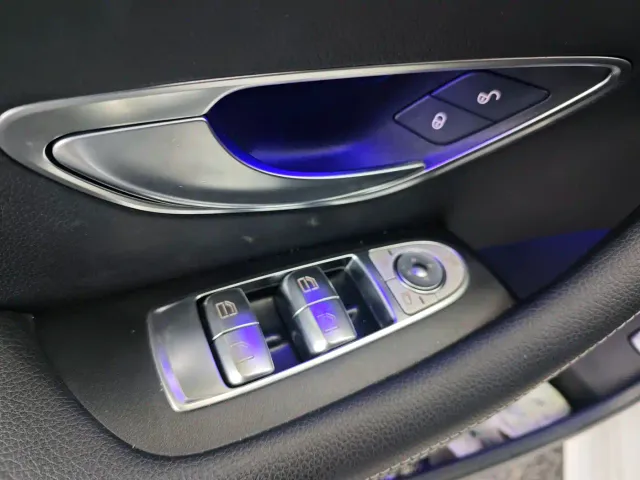 Mercedes-Benz E-Class — Фото автомобиля 14
