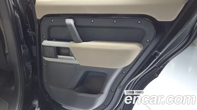 Land Rover Defender L663 — Фото автомобиля 14