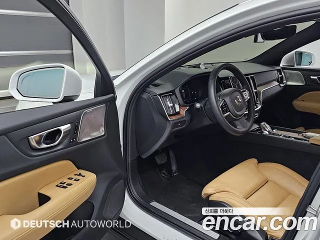 Вольво V60 V60 Cross Country 2 поколение B5 Ultimate AWD — Фото автомобиля 11