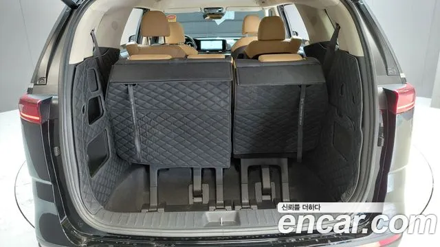 Kia Carnival Generation 4 — Фото автомобиля 23