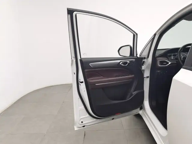 GAC Trumpchi M6 — Фото автомобиля 8