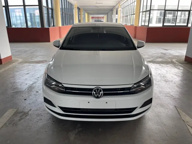 Volkswagen Polo — Фото автомобиля 2