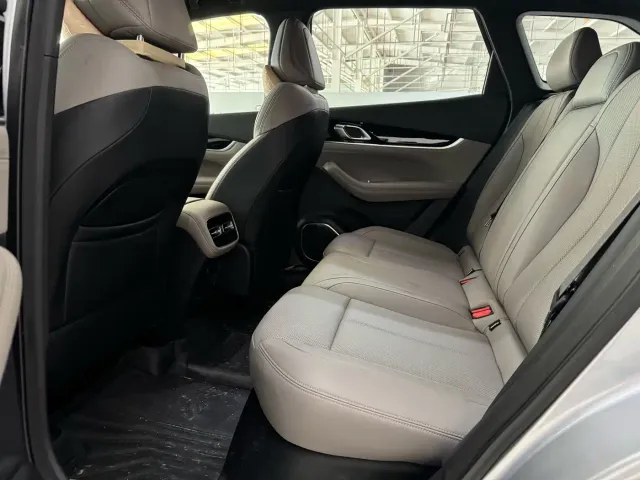 Geely Boyue L — Фото автомобиля 6