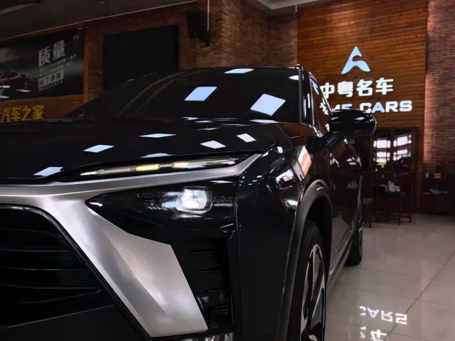 Nio ES8 — Фото автомобиля 18