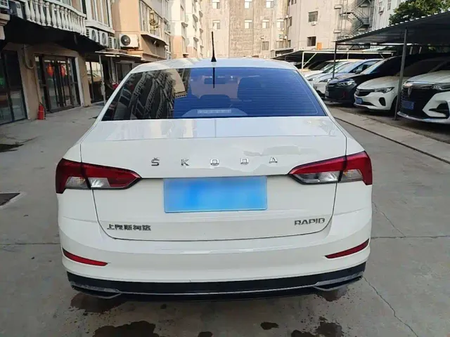Skoda Rapid — Фото автомобиля 5