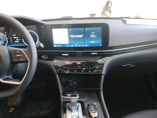 Hyundai Mistra — Фото автомобиля 12