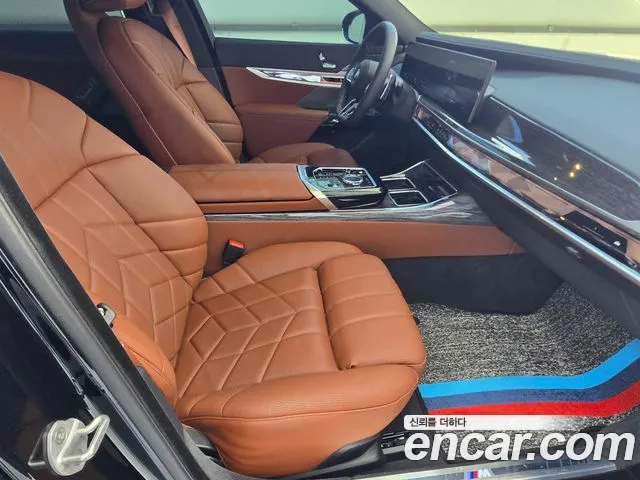 BMW 7 Series G70 — Фото автомобиля 16