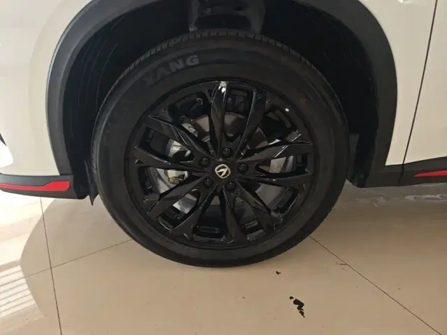 Changan X5 Plus — Фото автомобиля 22