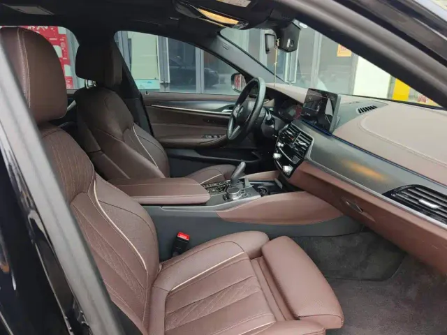 BMW 5 Series — Фото автомобиля 3